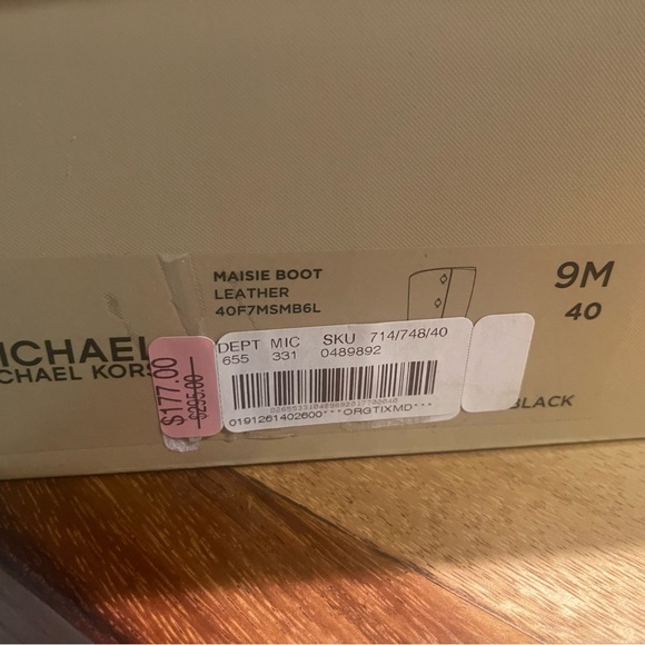 COPY - Michael Kors Maisie Boot 9m black - Picture 10 of 10